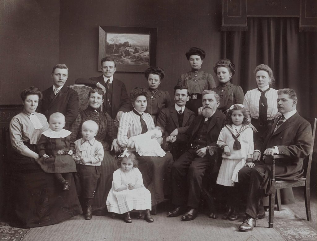 A historical family porrtait